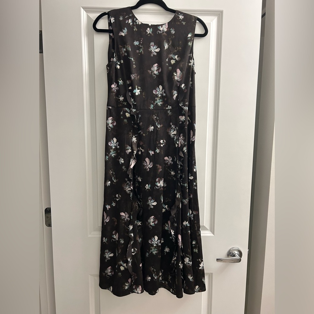 NWOT Simply Vera: Floral Sleeveless Dress